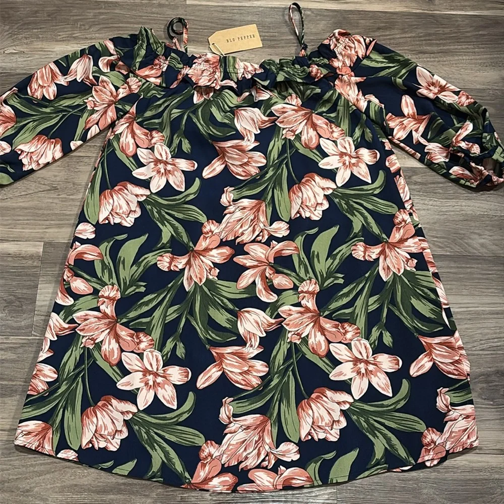 11. **NWT** Blu Pepper Floral Dress - Picture 3 of 7